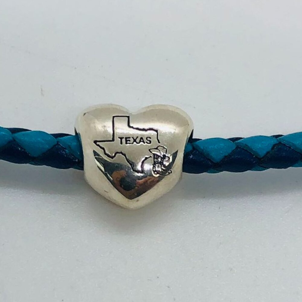 ✨✨Pandora Texas Heart Flag charm